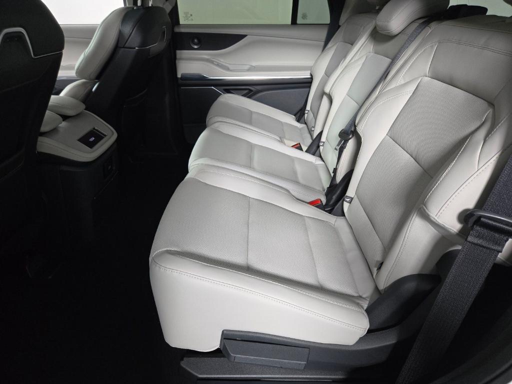 new 2026 Lincoln Navigator car, priced at $96,790