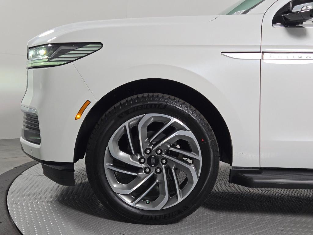 new 2026 Lincoln Navigator car, priced at $96,790