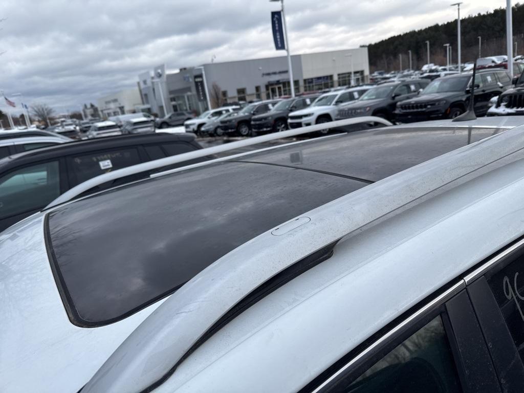 used 2021 Jeep Cherokee car, priced at $22,988