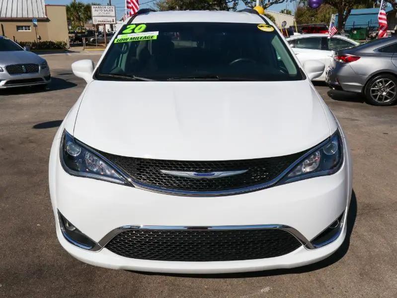 used 2020 Chrysler Pacifica car, priced at $16,995