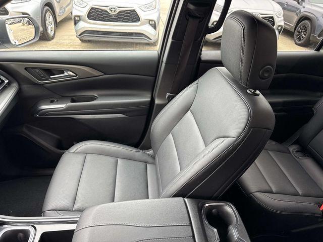 used 2025 Chevrolet Traverse car, priced at $38,355