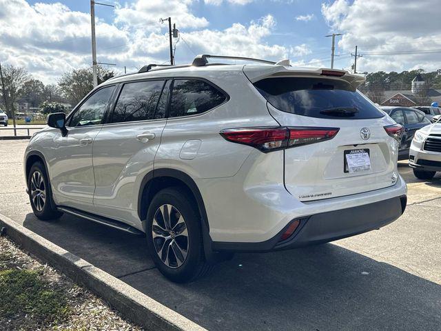 used 2020 Toyota Highlander car, priced at $26,990