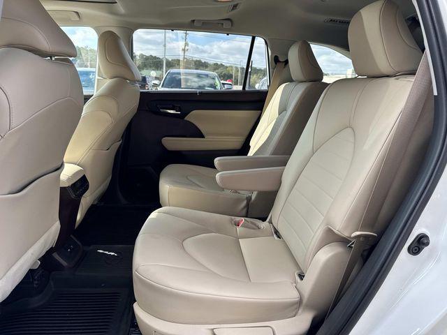 used 2020 Toyota Highlander car, priced at $26,990
