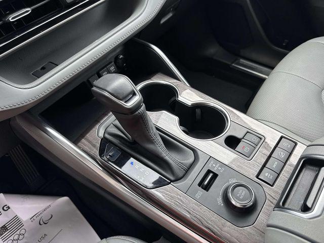 used 2021 Toyota Highlander car, priced at $35,750