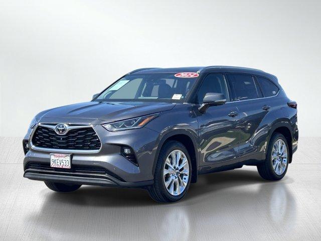 used 2024 Toyota Highlander car, priced at $42,988