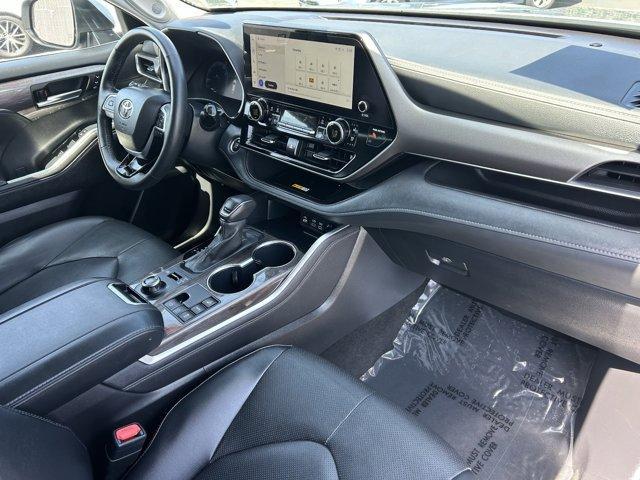 used 2024 Toyota Highlander car, priced at $40,988