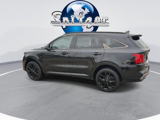 used 2022 Kia Sorento car, priced at $25,197