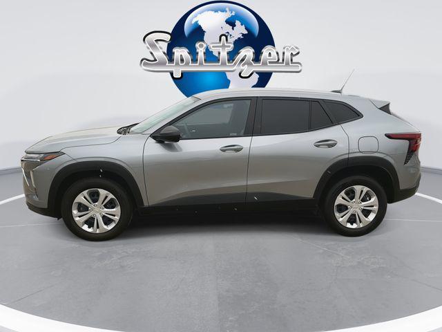 used 2025 Chevrolet Trax car, priced at $23,145