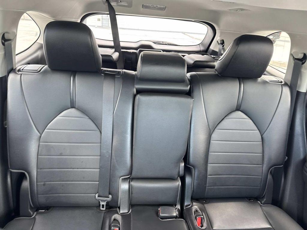 used 2021 Toyota Highlander car, priced at $33,427