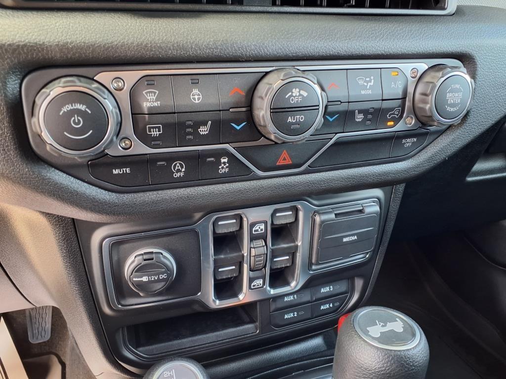 new 2025 Jeep Wrangler car, priced at $46,544