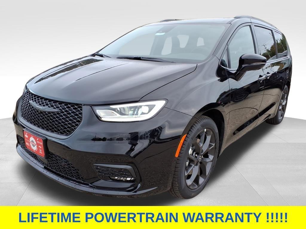 new 2026 Chrysler Pacifica car, priced at $45,648