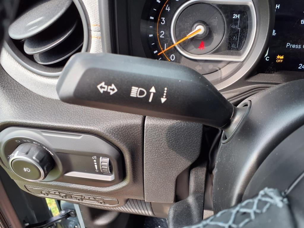 new 2025 Jeep Wrangler car, priced at $43,858