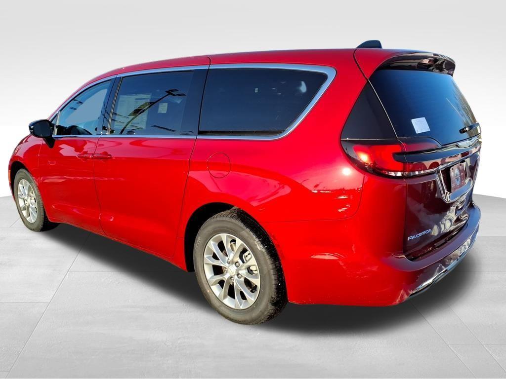 new 2026 Chrysler Pacifica car, priced at $45,602