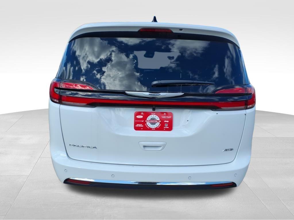 new 2026 Chrysler Pacifica car, priced at $44,194