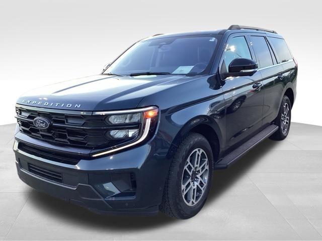 used 2025 Ford Expedition car, priced at $58,990