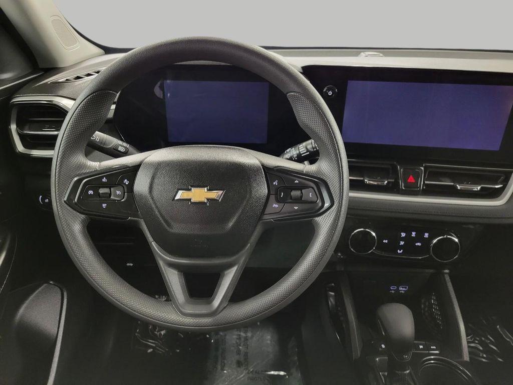 used 2025 Chevrolet TrailBlazer car, priced at $23,687