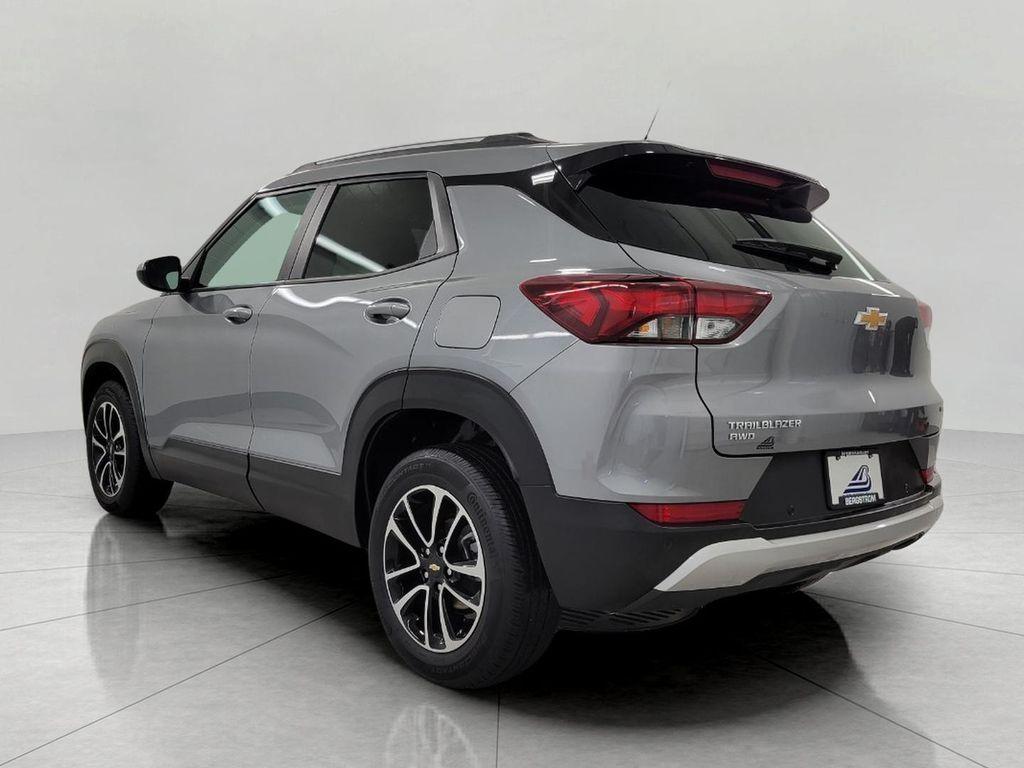 used 2025 Chevrolet TrailBlazer car, priced at $23,687