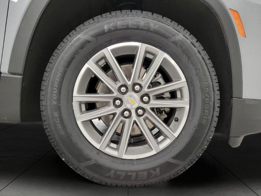 used 2023 Chevrolet Traverse car, priced at $30,993