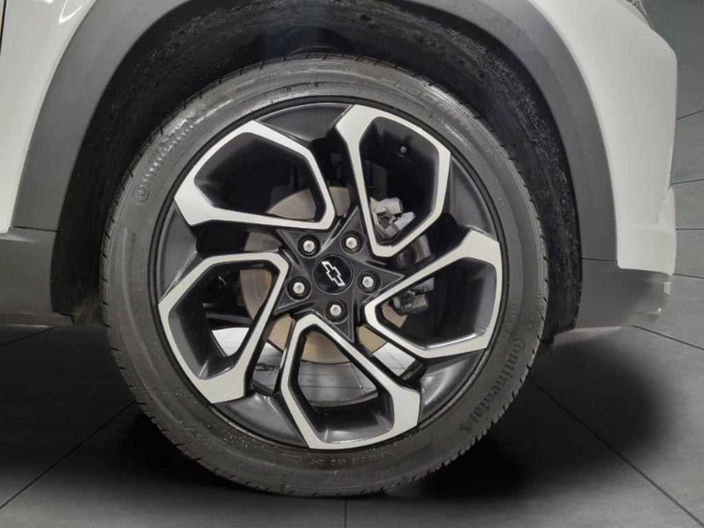 used 2025 Chevrolet Trax car, priced at $24,000