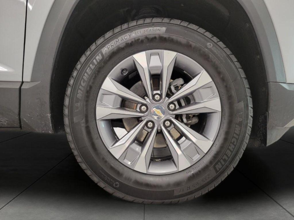 used 2025 Chevrolet Equinox car, priced at $26,778
