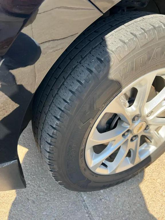 used 2021 Chevrolet Equinox car, priced at $15,995