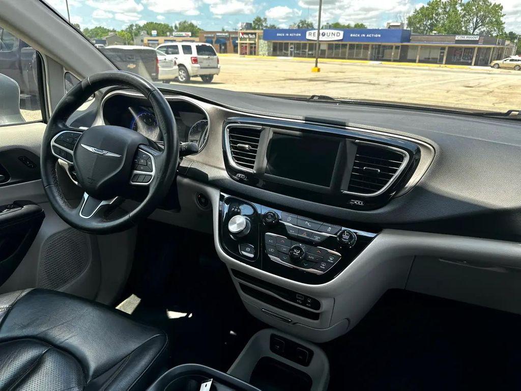 used 2020 Chrysler Pacifica car, priced at $15,995
