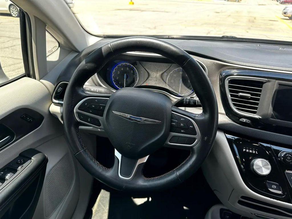 used 2020 Chrysler Pacifica car, priced at $15,995