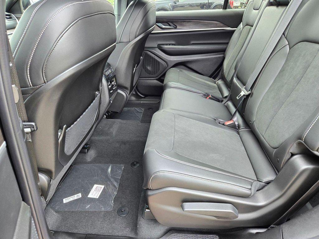 new 2026 Jeep Grand Cherokee L car