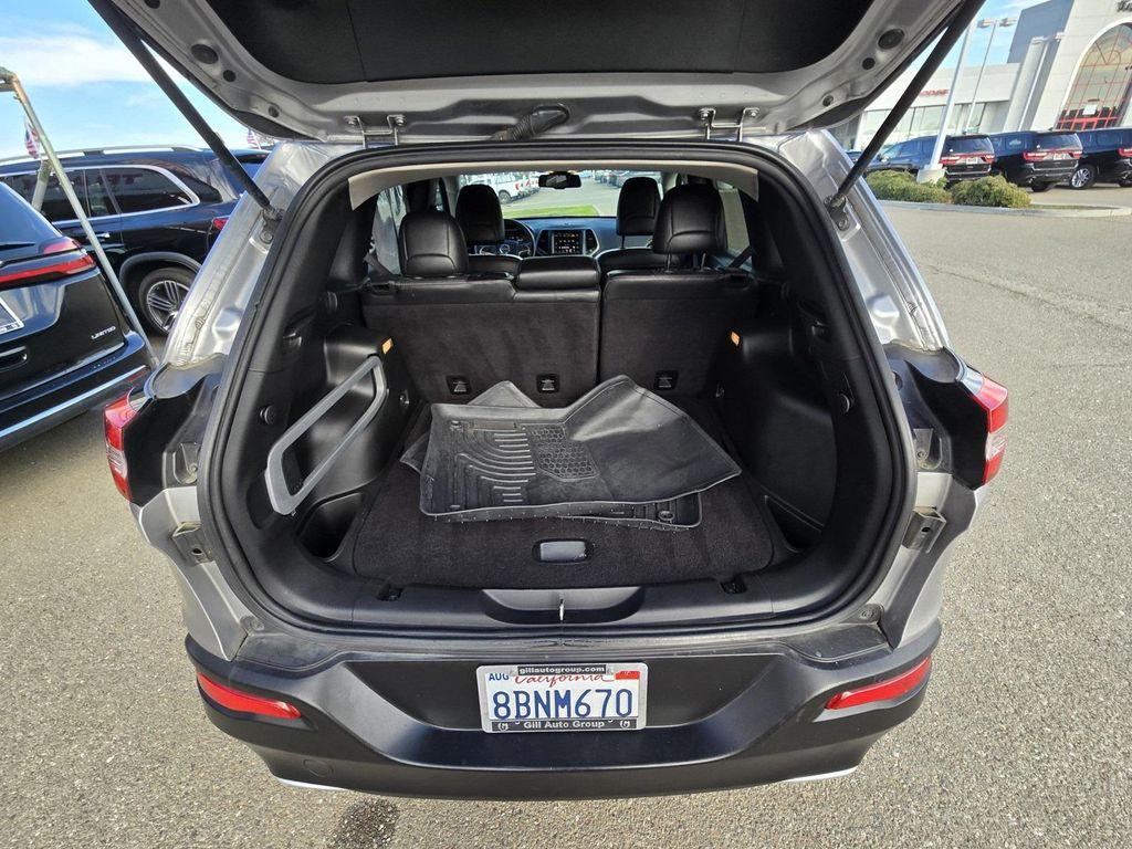 used 2017 Jeep Cherokee car, priced at $10,251