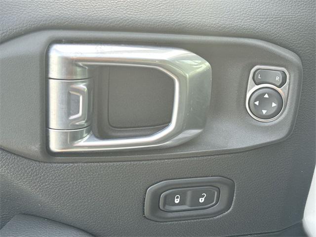 used 2022 Jeep Wrangler Unlimited car, priced at $32,304