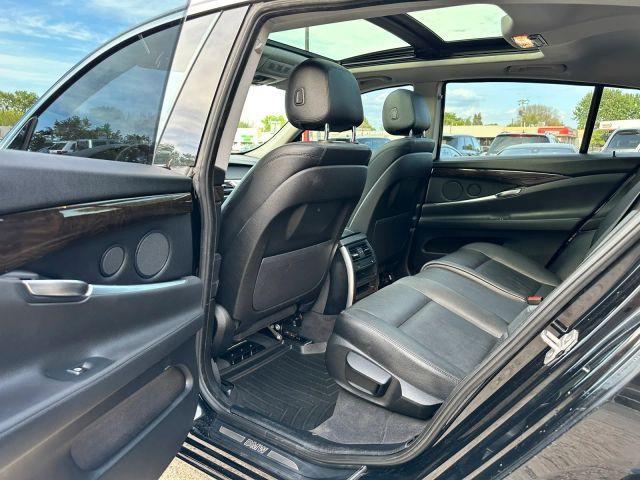 BMW 5 Series view 17
