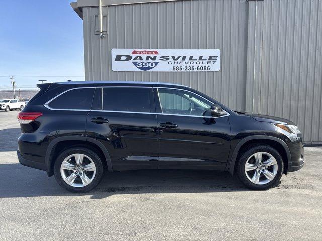 used 2018 Toyota Highlander car, priced at $19,999