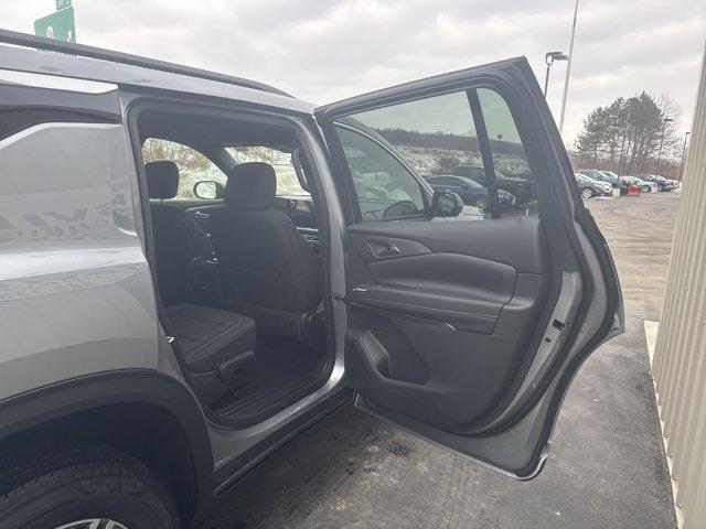 new 2026 Chevrolet Traverse car, priced at $45,499