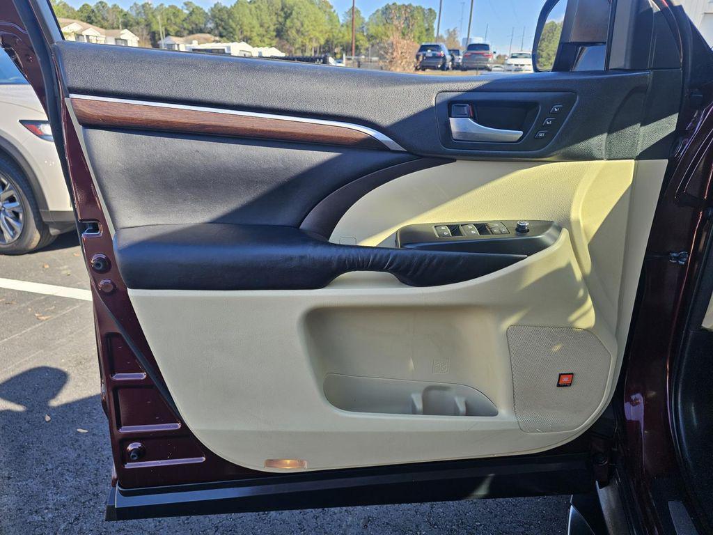 used 2016 Toyota Highlander car, priced at $18,660