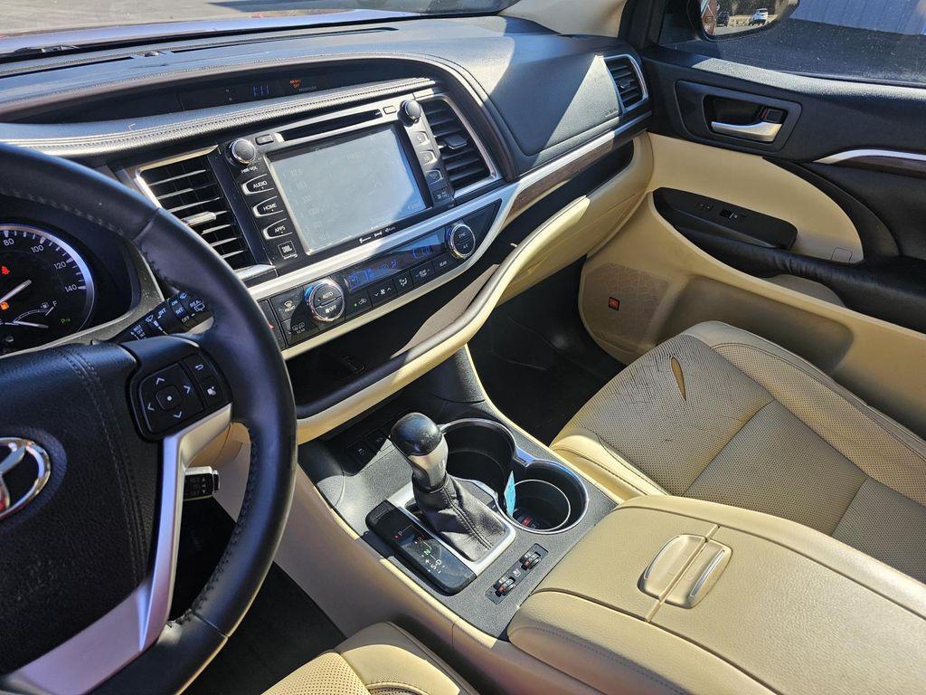 used 2016 Toyota Highlander car, priced at $18,660
