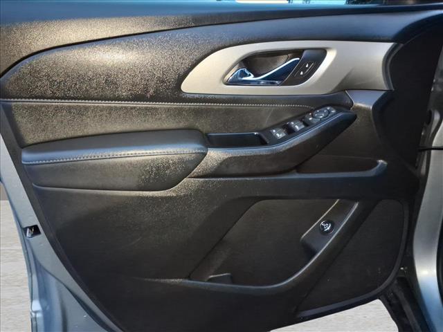 used 2023 Chevrolet Traverse car, priced at $30,200