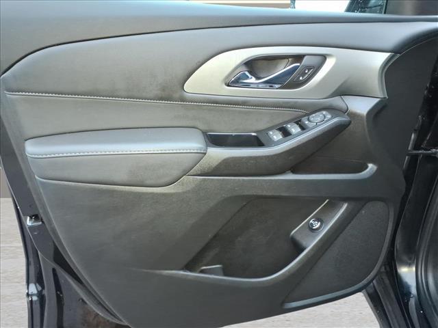 used 2023 Chevrolet Traverse car, priced at $28,100