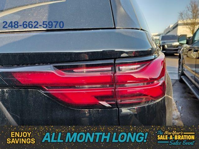 used 2023 Chevrolet Traverse car, priced at $28,900