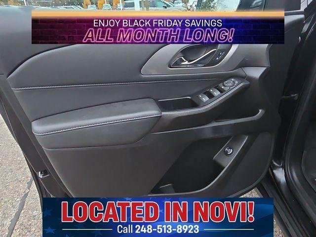 used 2023 Chevrolet Traverse car, priced at $28,800
