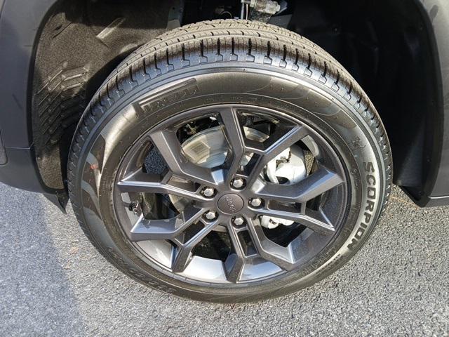 new 2025 Jeep Grand Cherokee car, priced at $49,485