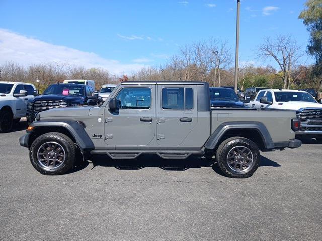 used 2020 Jeep Gladiator car, priced at $25,474