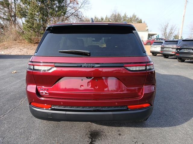 new 2025 Jeep Grand Cherokee car, priced at $45,941