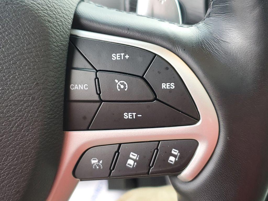 used 2021 Jeep Grand Cherokee car, priced at $31,900