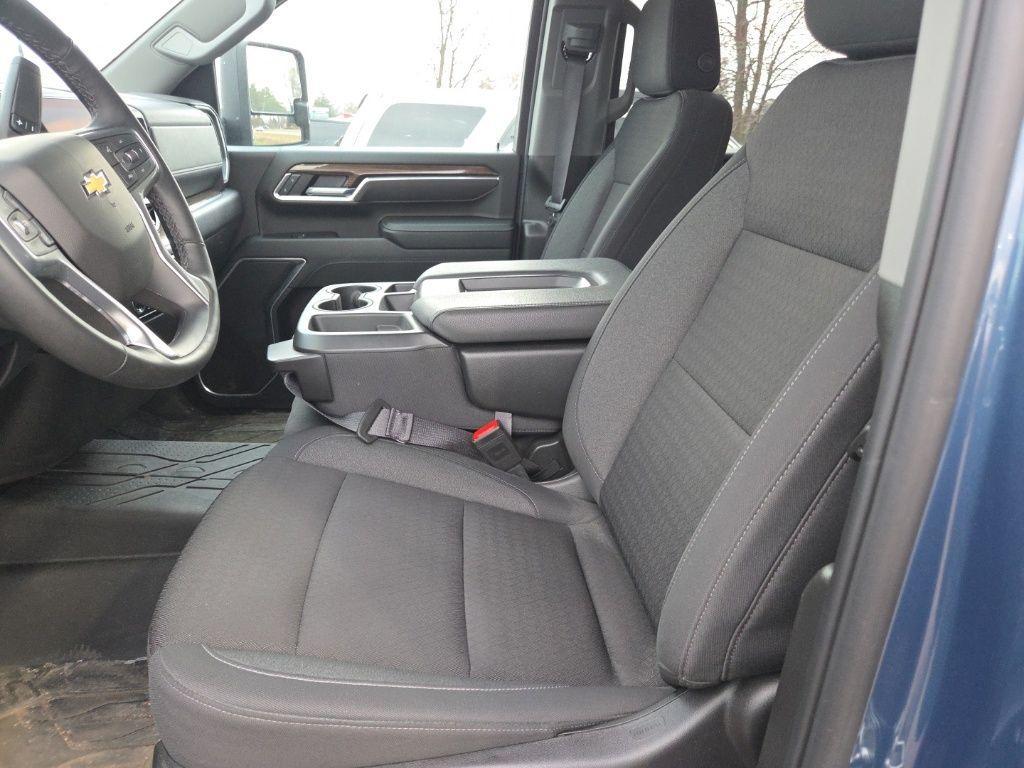 used 2025 Chevrolet Silverado 2500 car, priced at $66,900