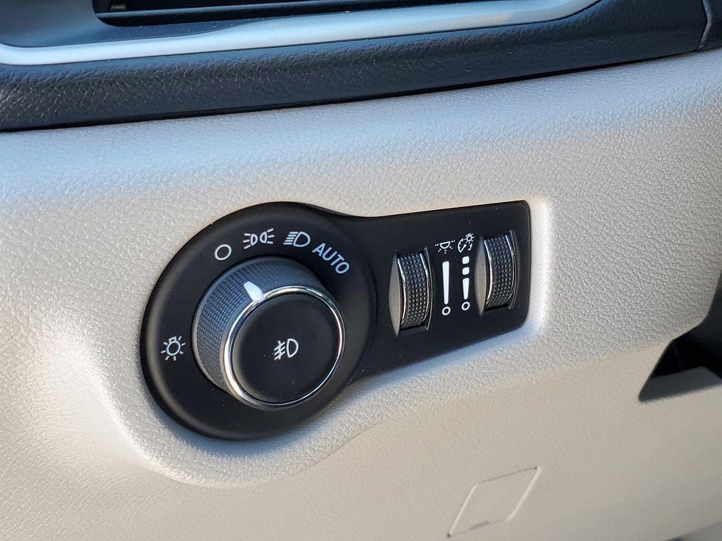 used 2020 Chrysler Pacifica car, priced at $15,895