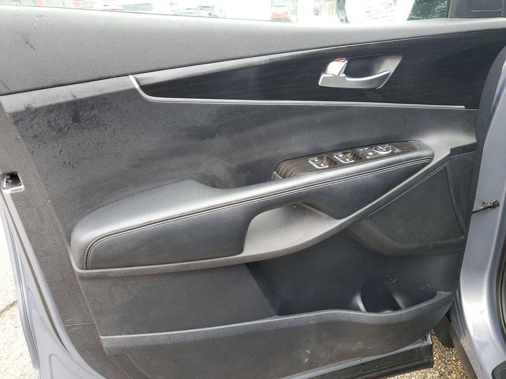 Everlasting Silver 2019 Kia Sorento L