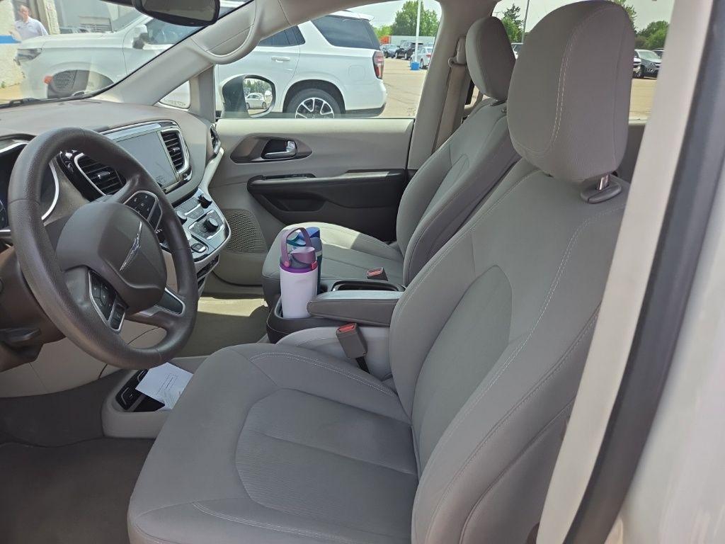 used 2017 Chrysler Pacifica car, priced at $14,200