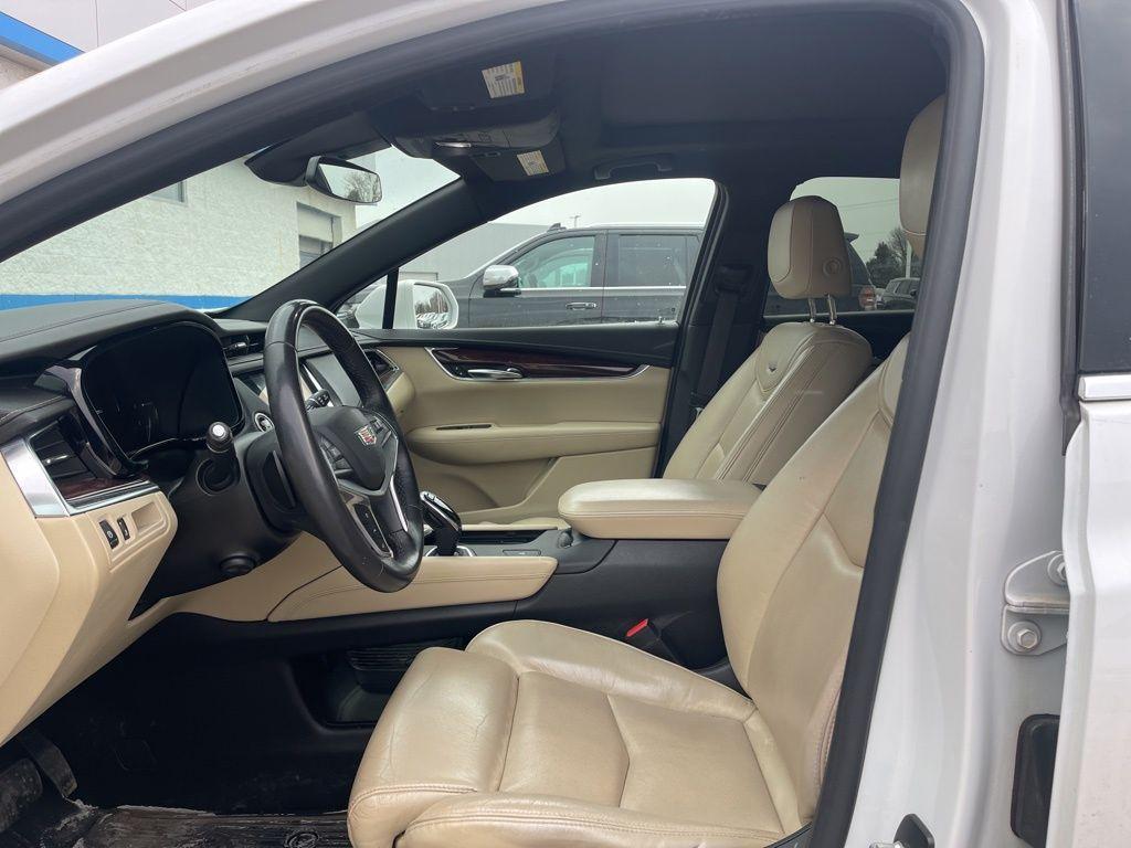 used 2017 Cadillac XT5 car, priced at $13,609