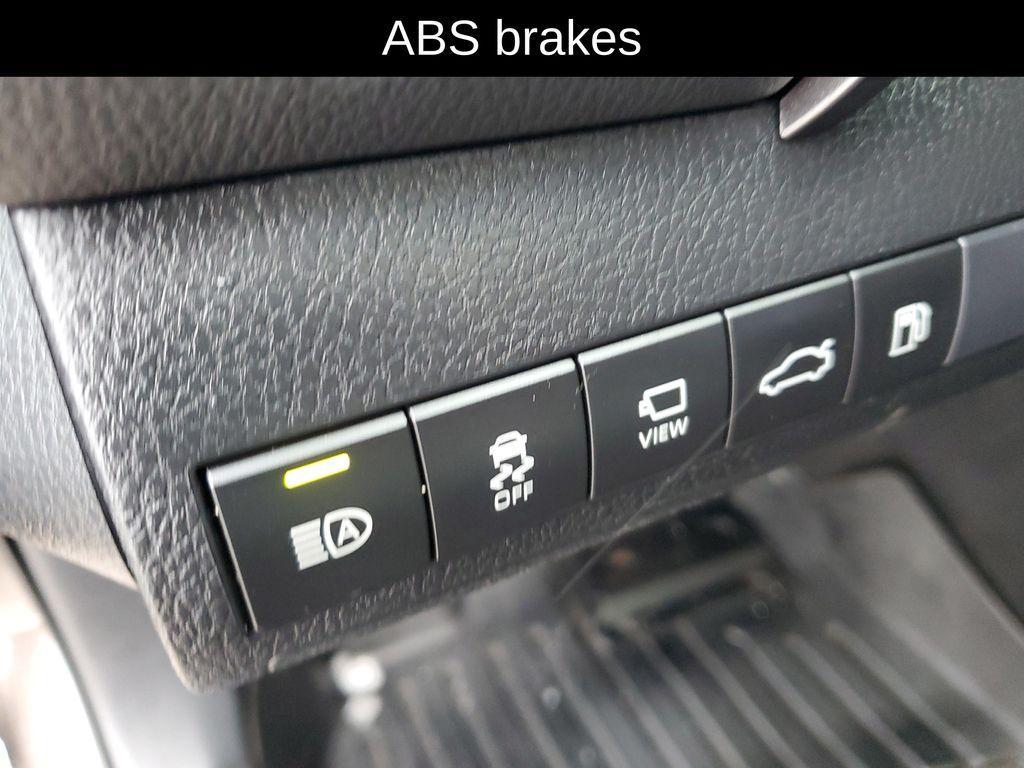 used 2018 Toyota Camry Hybrid car, priced at $16,500