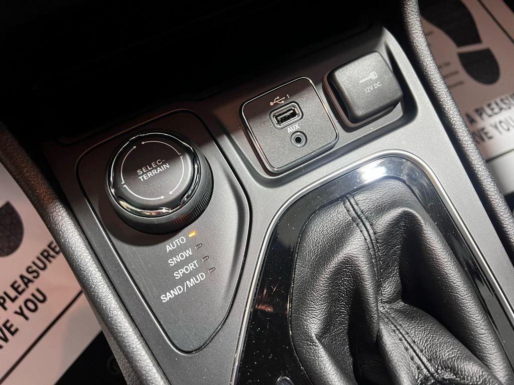 used 2019 Jeep Cherokee car, priced at $15,995